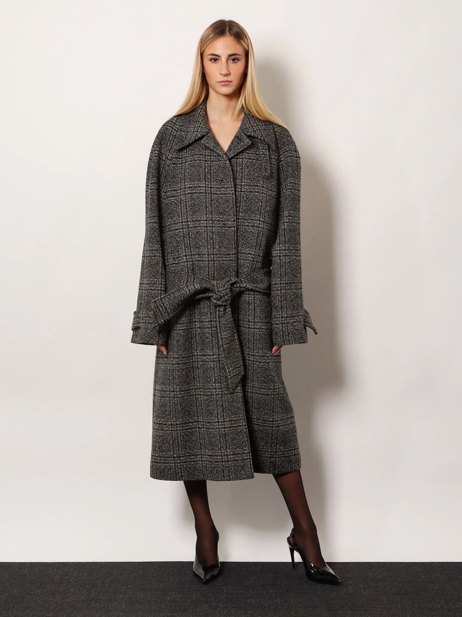 Balenciaga Women One Layer Raglan Wool Coat - Image 2