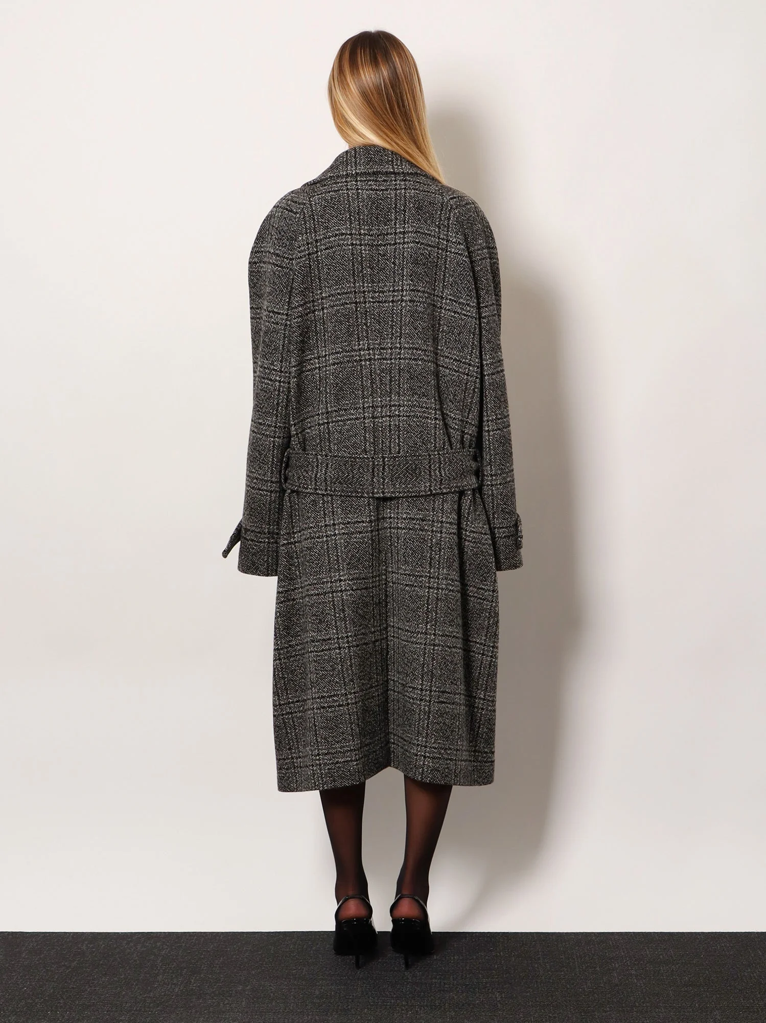 Balenciaga Women One Layer Raglan Wool Coat - Image 3