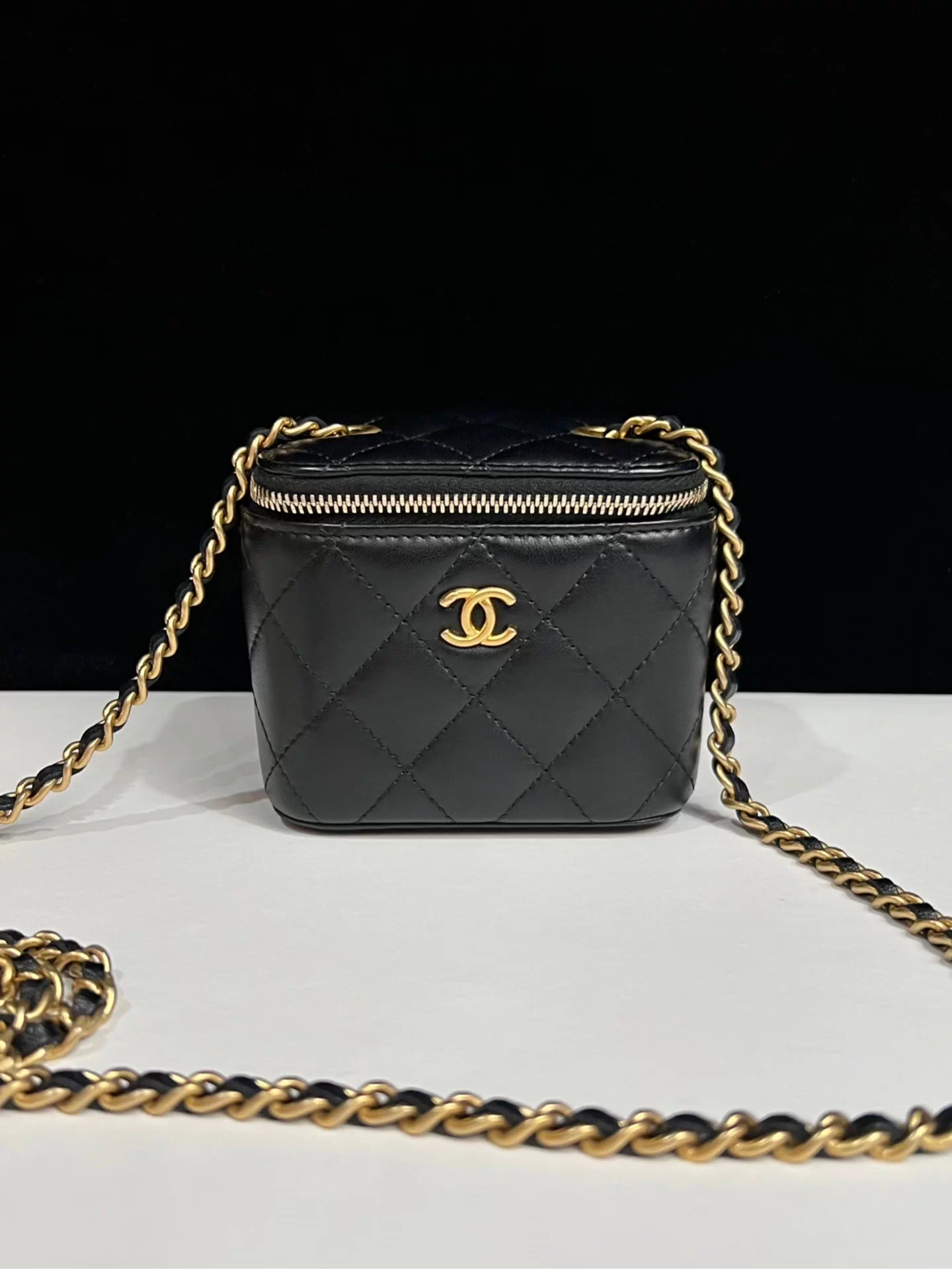 Chanel  Pre-loved Bag Very good condition - Image 2