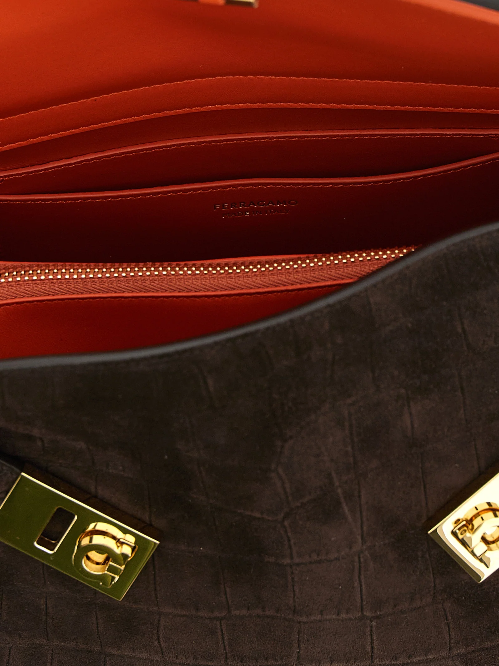 Ferragamo Women 'Hug Soft (M)' Shoulder Bag - Image 4