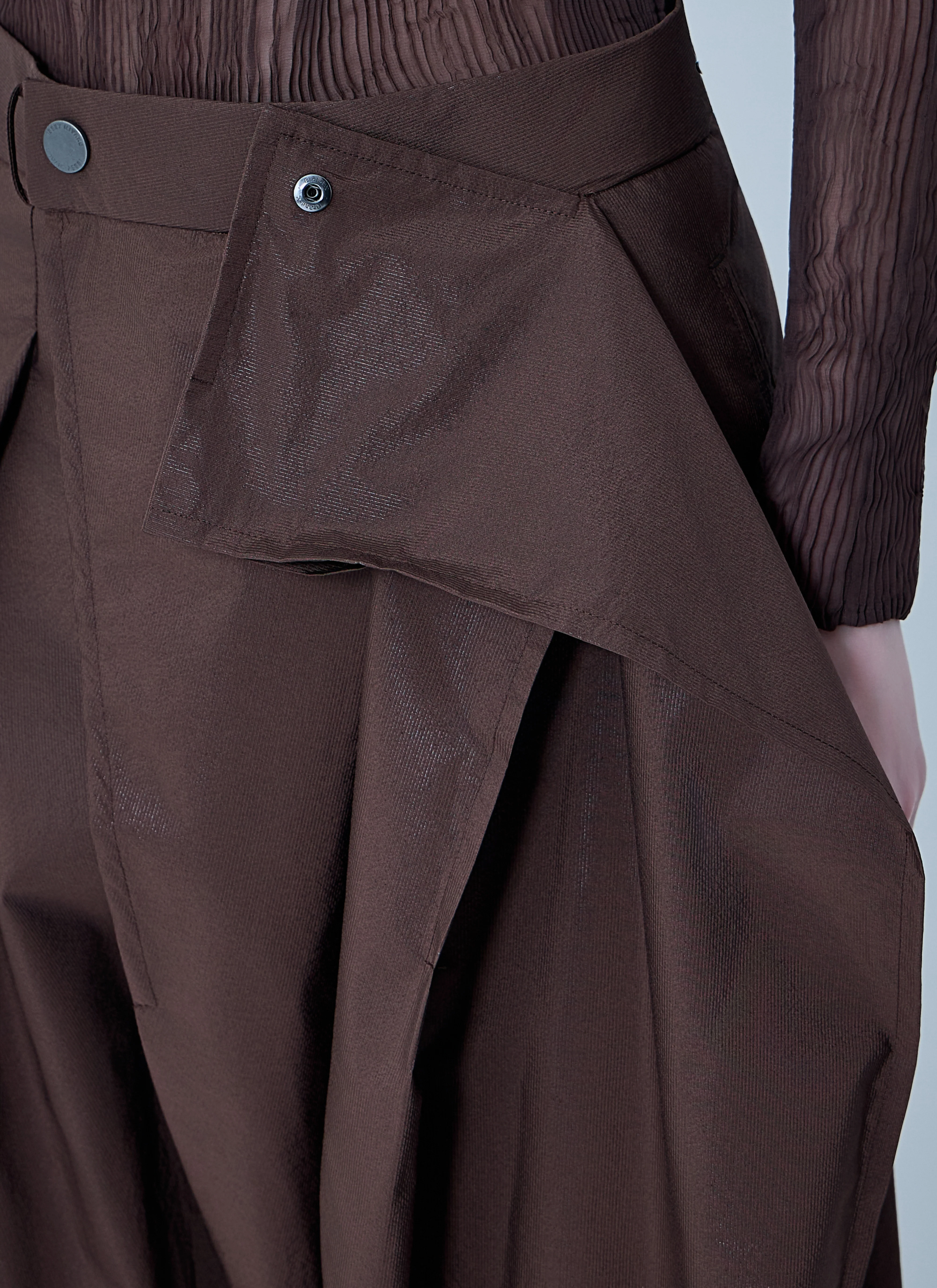 Issey Miyake Women Akimbo Woven Pants - Image 5