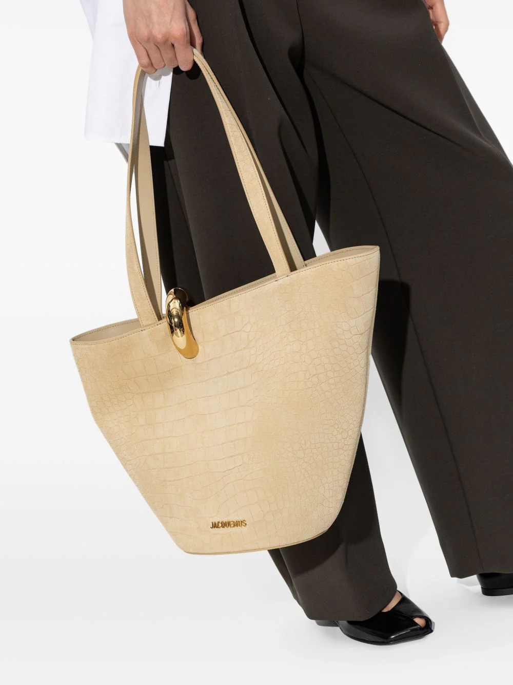 Jacquemus Women Le Bambola Moyen Leather Bucket Bag - Image 6