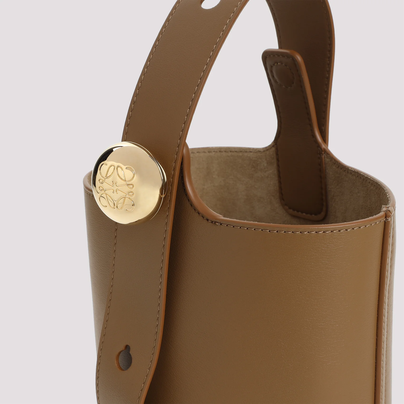 Loewe Pebble Mini Bucket Bag Women - Image 3