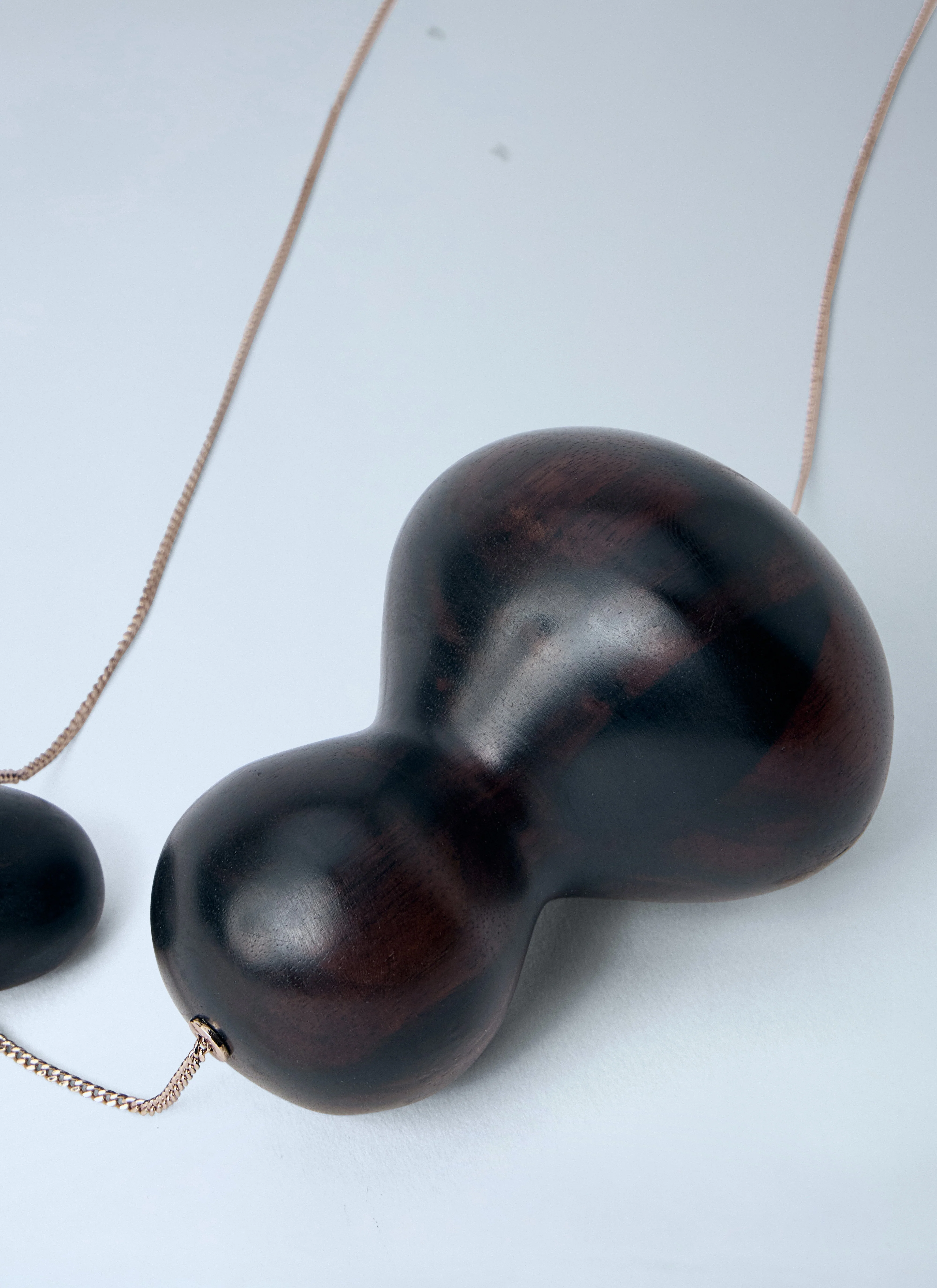 Max Mara Women Sculptural Wood Pendant Necklace - Image 2