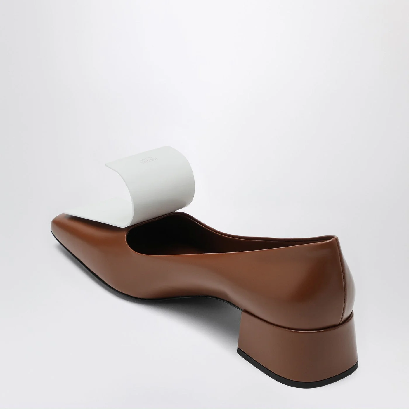 Prada Tabacco And White Leather Decollete Women - Image 2