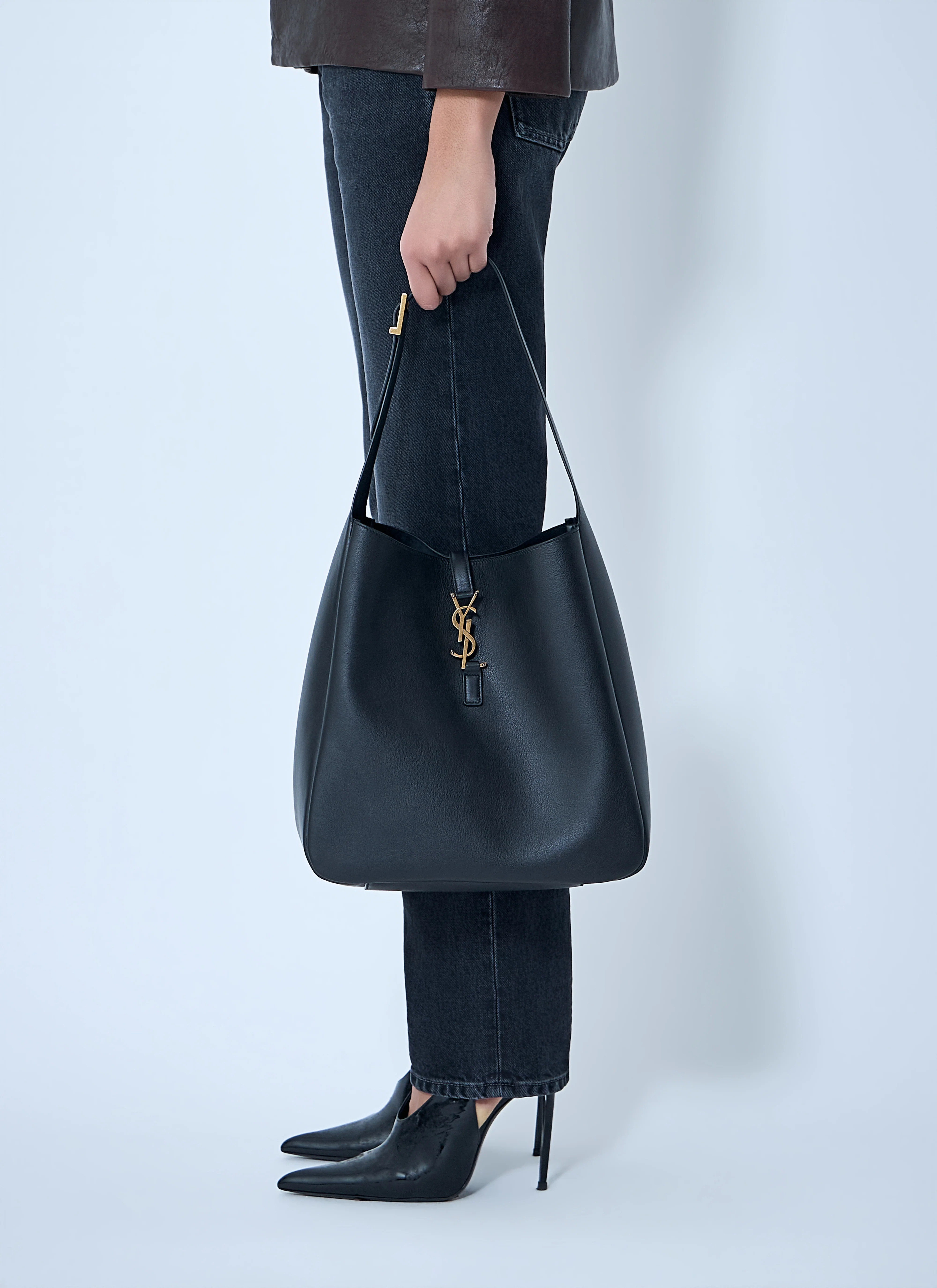 Saint Laurent Women Le 5 À 7 Supple Large Shoulder Bag - Image 2